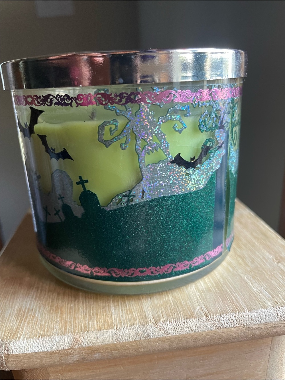 Bath and Body Works Halloween 14.5 oz Hot Cocoa and Scream Candle *Lit* - Picture 5 of 9